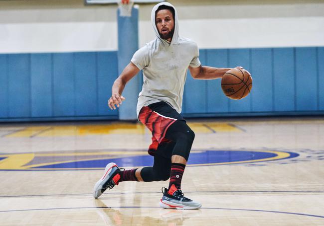 姆巴佩双响+库尔图瓦神扑！皇马3-0大胜重回正轨，阿诺德伤退成隐忧（姆巴佩梅开二度+库尔图瓦神勇救险，皇马3-0找回状态，阿诺德伤退添隐忧）