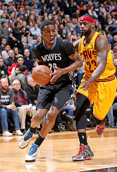 剑南春丨拜仁让二追六6-2逆转弗赖堡，奥利塞2射3传，卡尔传射（剑南春丨拜仁2球落后连入6球6-2翻盘弗赖堡，奥利塞梅开二度+3助，卡尔传射）