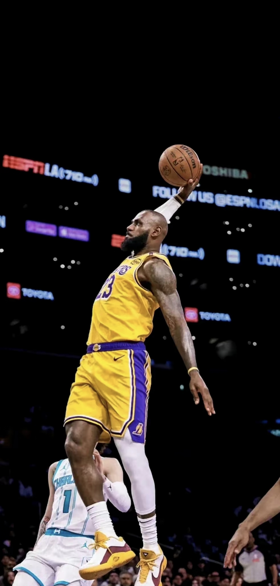 广东又杀出一个威姆斯！飙中6三分+全场29分，朱芳雨乐了赛后猛夸（广东再现“威姆斯式”爆发！6记三分砍下29分，朱芳雨赛后连连称赞）