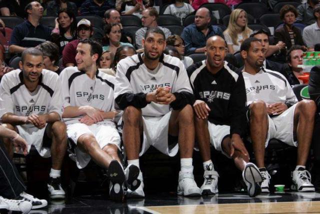 马刺新人连续爆发（马刺新生力量连连发威）