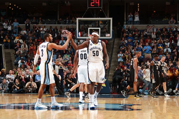 徐江评申花错失冠军：管理层决策有问题，领先时选择足协杯（徐江点评申花丢冠：管理层决策失误，领先期押宝足协杯）